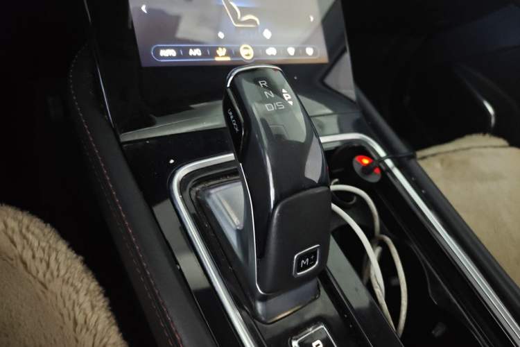 Used Bestune T99 2020 20TD Automatic Premium Edition Gear Lever