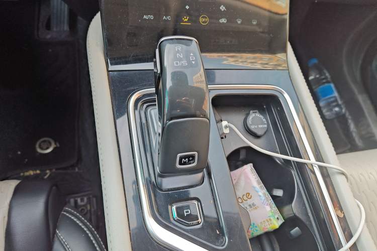 Used Bestune T99 2020 20TD Automatic Sport Premium Edition Gear Lever