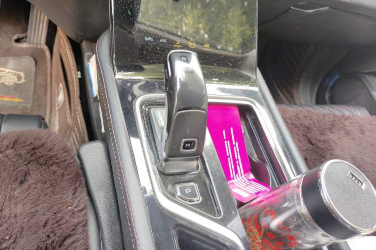 Used Bestune T99 2020 20TD Automatic Premium Edition Gear Lever