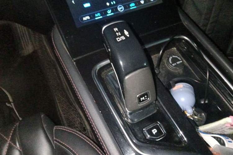 Used Bestune T99 2020 20TD Automatic Premium Edition Gear Lever