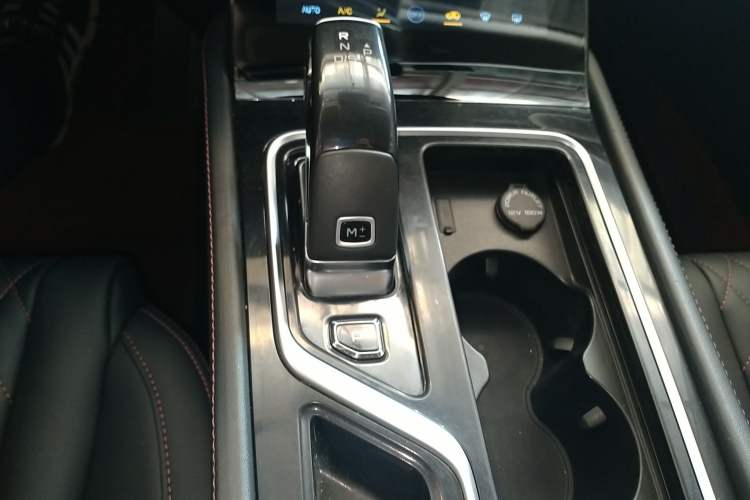 Used Bestune T99 2020 20TD Automatic Premium Edition Gear Lever