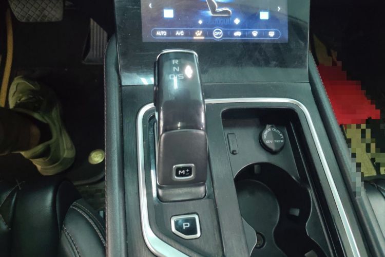 Used Bestune T99 2020 20TD Automatic Luxury Edition Gear Lever