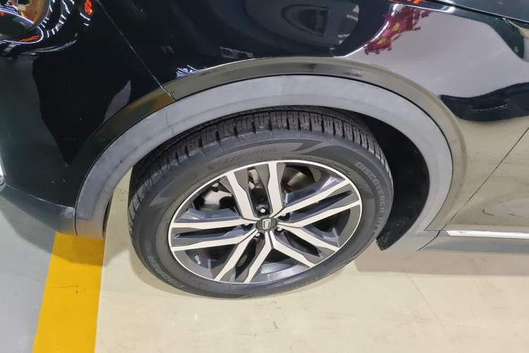 Used Bestune T99 2020 20TD Automatic Premium Edition Left Front Wheel Hub