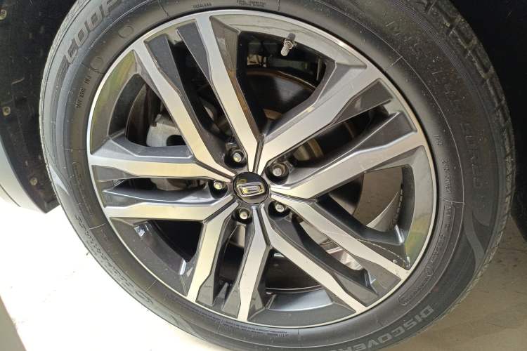 Used Bestune T99 2020 20TD Automatic Premium Edition Left Front Wheel Hub