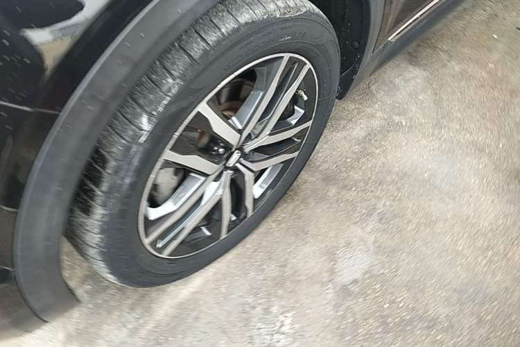 Used Bestune T99 2020 20TD Automatic Premium Edition Left Front Wheel Hub