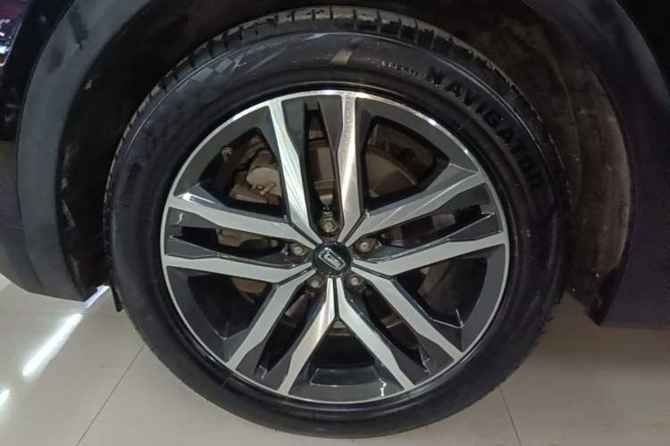 Used Bestune T99 2020 20TD Automatic Premium Edition Left Front Wheel Hub