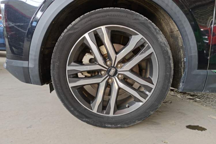 Used Bestune T99 2020 20TD Automatic Premium Edition Left Front Wheel Hub