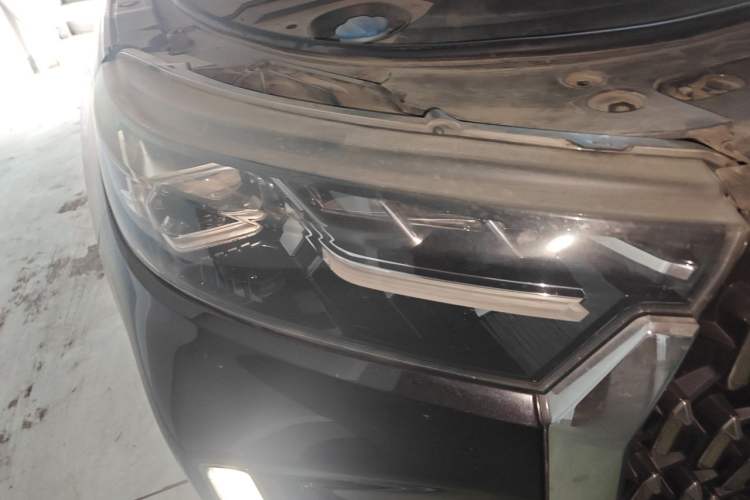 Used Bestune T99 2020 20TD Automatic Premium Edition Right Front Headlight