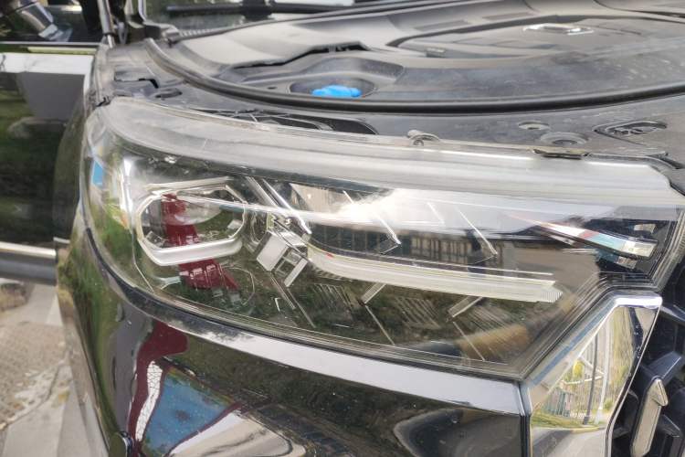 Used Bestune T99 2020 20TD Automatic Premium Edition Right Front Headlight