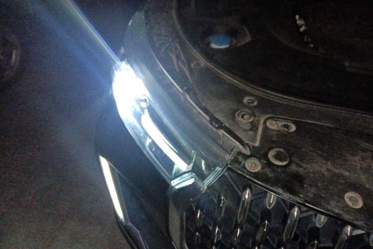 Used Bestune T99 2020 20TD Automatic Premium Edition Right Front Headlight