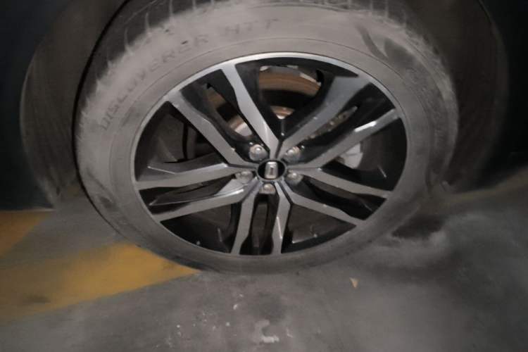 Used Bestune T99 2020 20TD Automatic Prestige Edition Right Front Wheel Hub
