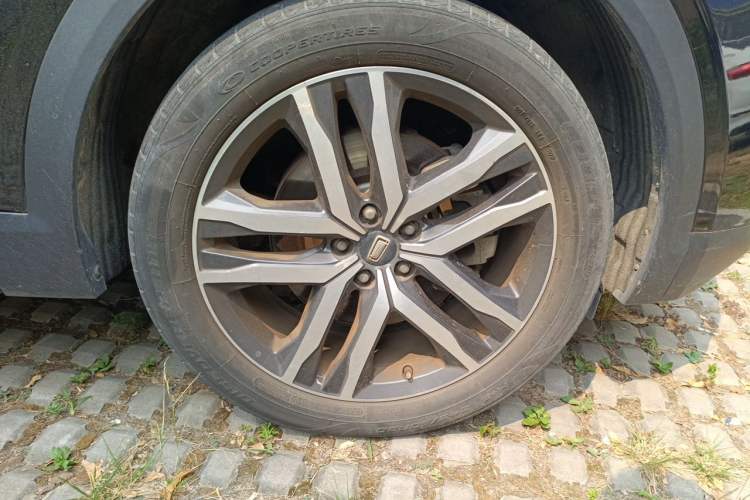 Used Bestune T99 2020 20TD Automatic Premium Edition Right Front Wheel Hub