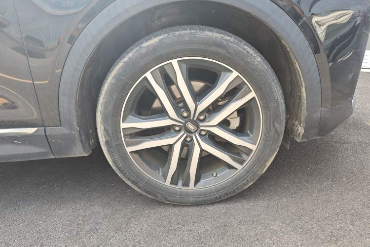 Used Bestune T99 2020 20TD Automatic Premium Edition Right Front Wheel Hub