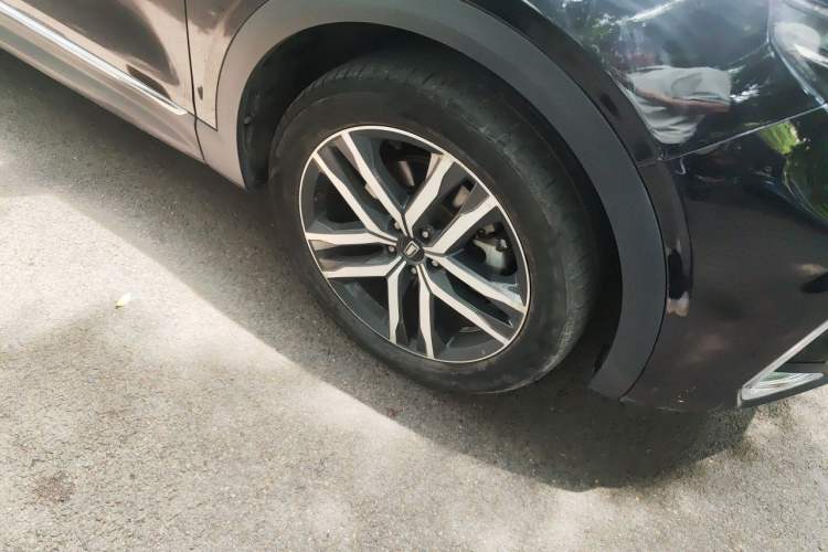 Used Bestune T99 2020 20TD Automatic Premium Edition Right Front Wheel Hub