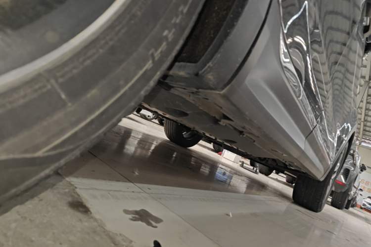 Used Bestune T99 2020 20TD Automatic Premium Edition Right Side Sill