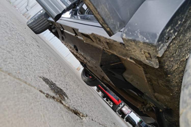 Used Bestune T99 2020 20TD Automatic Premium Edition Right Side Sill