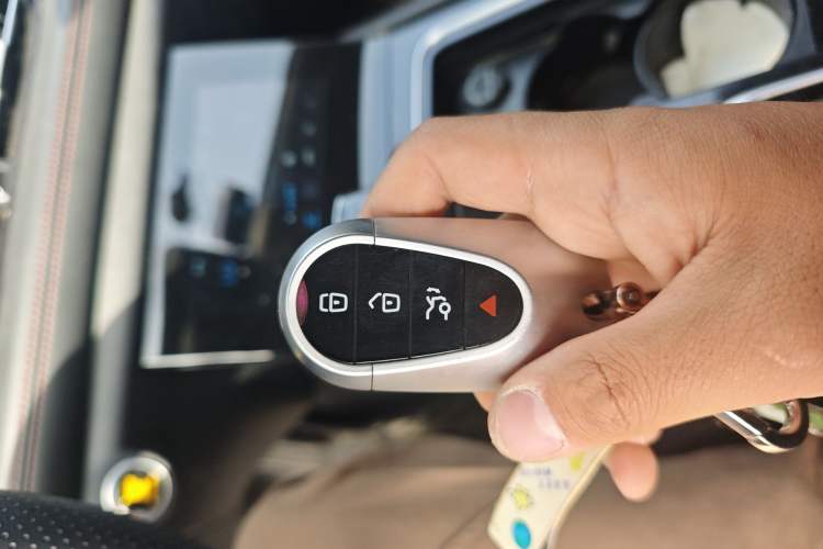 Used Bestune T99 2020 20TD Automatic Premium Edition Vehicle Key