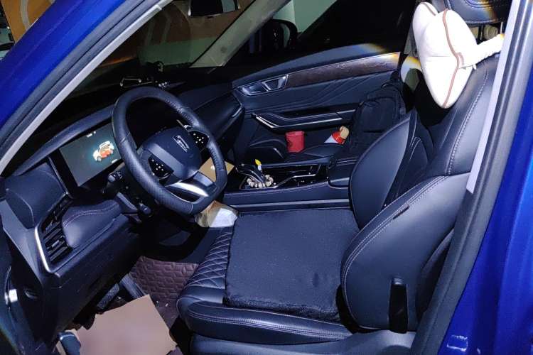 Used Bestune T99 2020 20TD Automatic Premium Edition Driver Seat