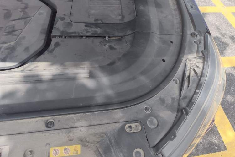 Used Bestune T99 2020 20TD Automatic Premium Edition Engine Bay Left