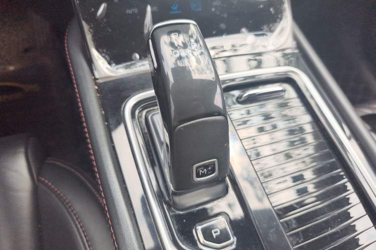 Used Bestune T99 2020 20TD Automatic Premium Edition Gear Lever