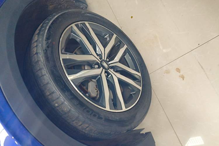 Used Bestune T99 2020 20TD Automatic Premium Edition Left Front Wheel Hub