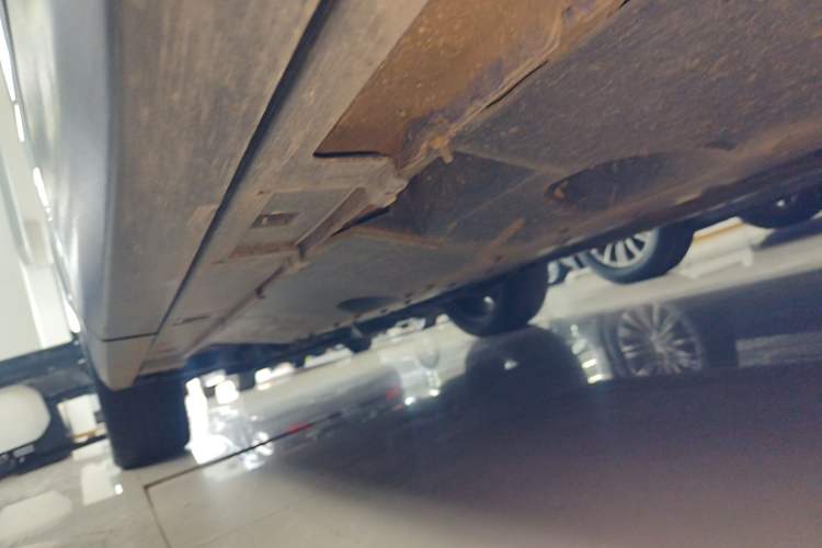 Used Bestune T99 2020 20TD Automatic Premium Edition Left Side Sill