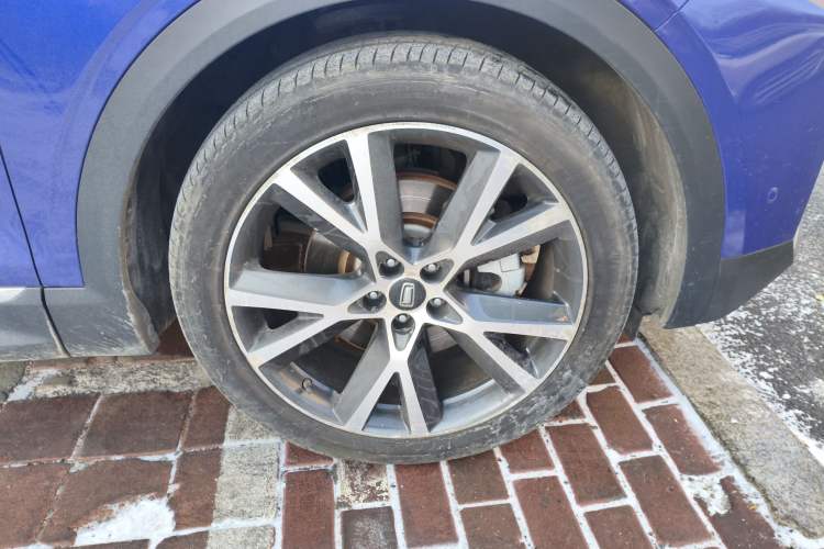 Used Bestune T99 2020 20TD Automatic Flagship Model Right Front Wheel Hub