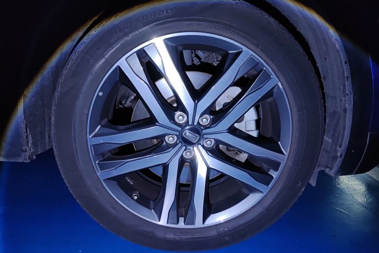 Used Bestune T99 2020 20TD Automatic Premium Edition Right Front Wheel Hub