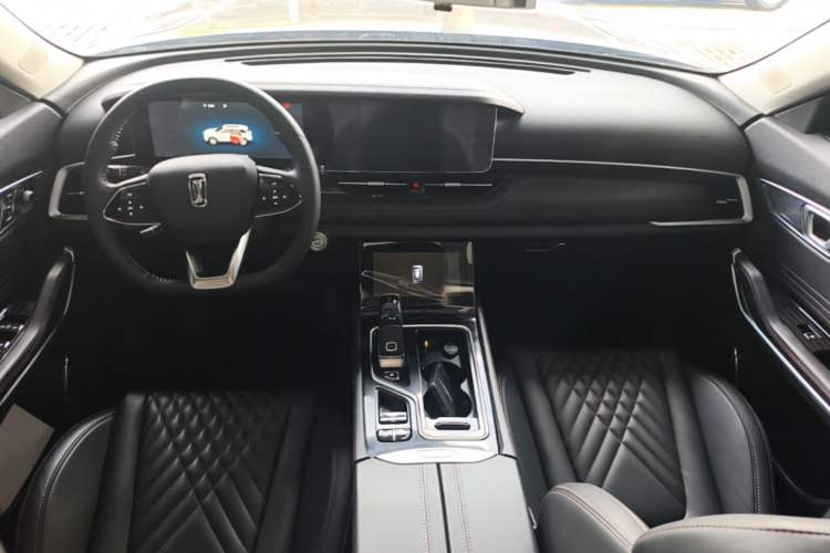 Used Bestune T99 2020 20TD Automatic Premium Edition Center Console