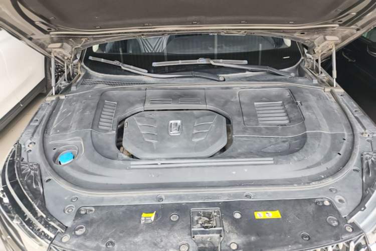 Used Bestune T99 2020 20TD Automatic Premium Edition Engine Bay