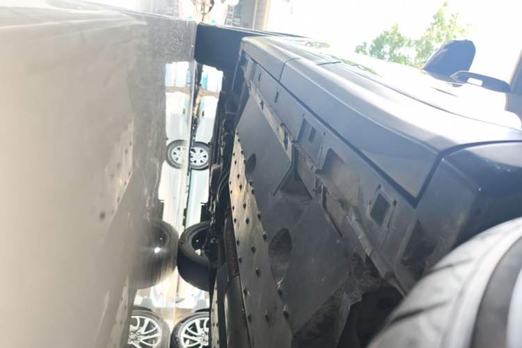 Used Bestune T99 2020 20TD Automatic Premium Edition Left Side Sill