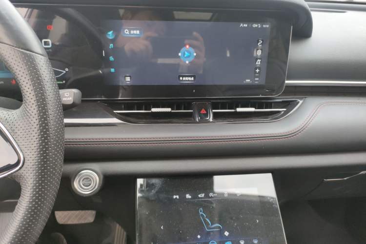 Used Bestune T99 2020 20TD Automatic Premium Edition Audio And AC Panel