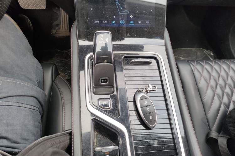 Used Bestune T99 2020 20TD Automatic Premium Edition Gear Lever