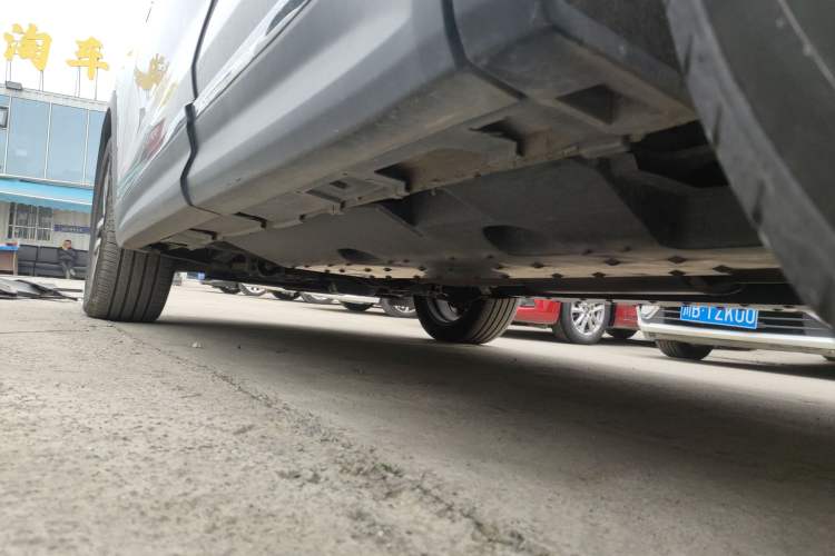 Used Bestune T99 2020 20TD Automatic Premium Edition Left Side Sill