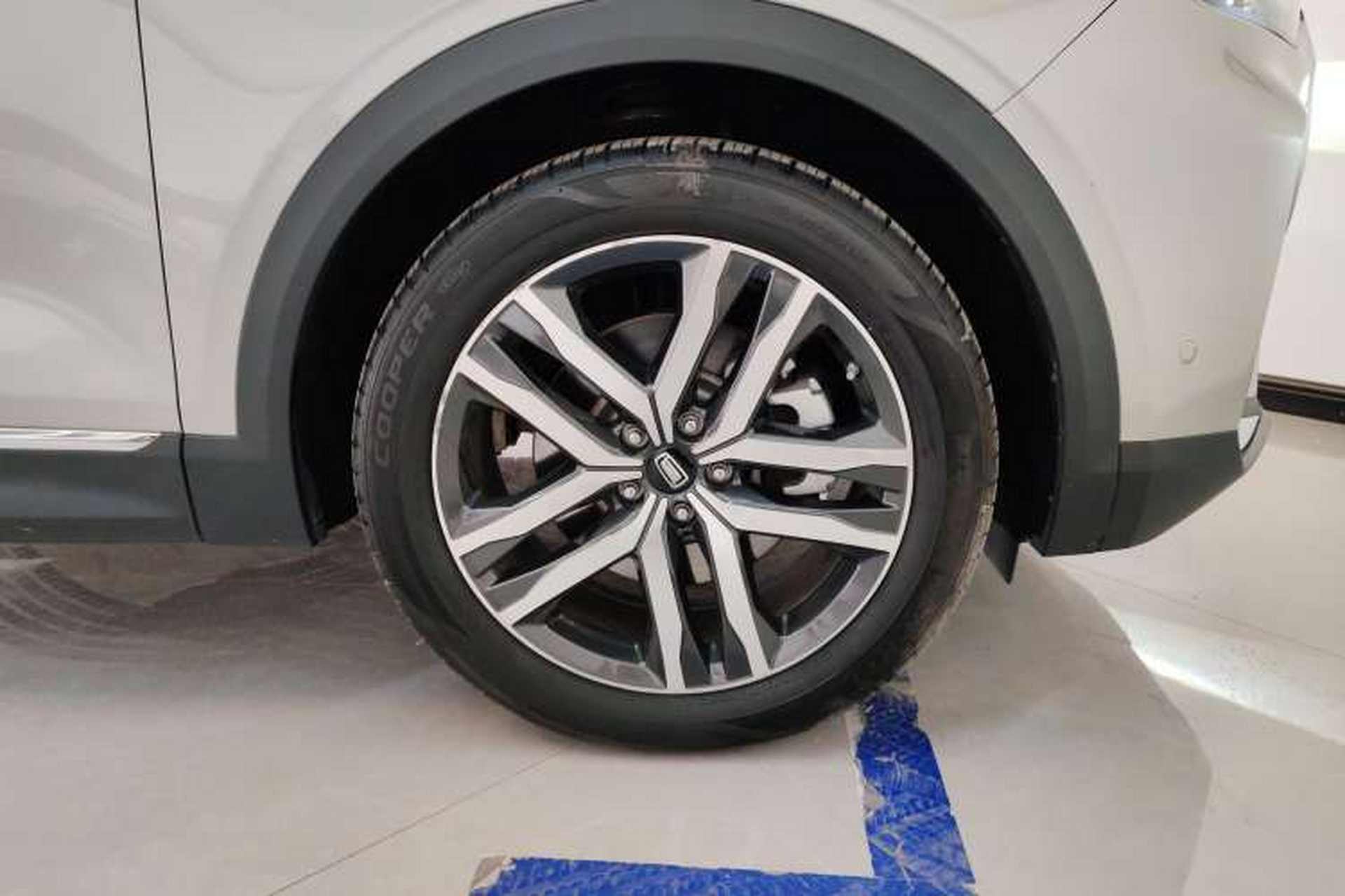 Used Bestune T99 2020 20TD Automatic Sport Prestige Edition Right Front Wheel Hub