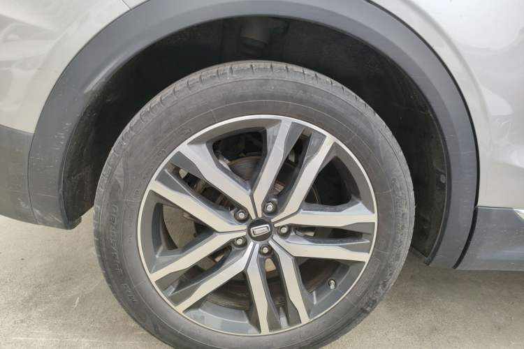 Used Bestune T99 2020 20TD Automatic Premium Edition Right Rear Wheel Hub