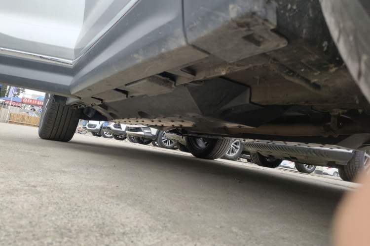 Used Bestune T99 2020 20TD Automatic Premium Edition Right Side Sill