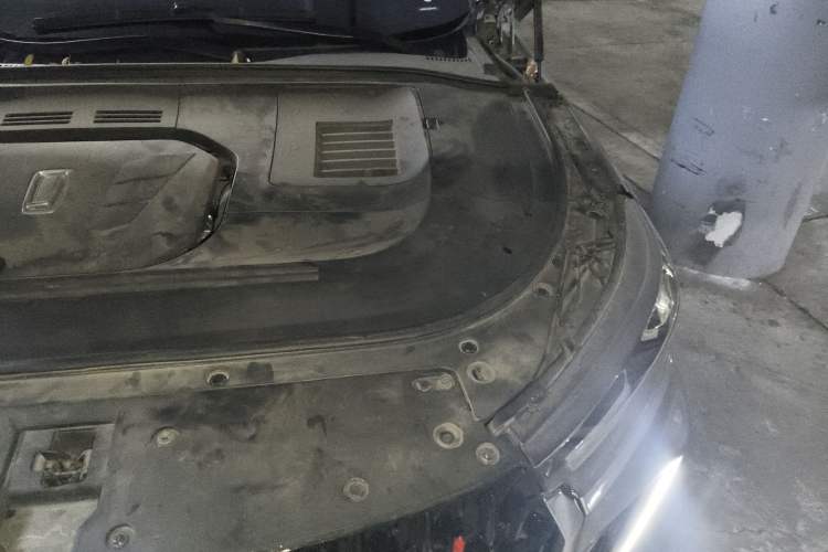 Used Bestune T99 2020 20TD Automatic Sport Premium Edition Engine Bay Left