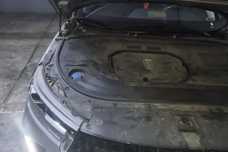 Used Bestune T99 2020 20TD Automatic Sport Premium Edition Engine Bay Right