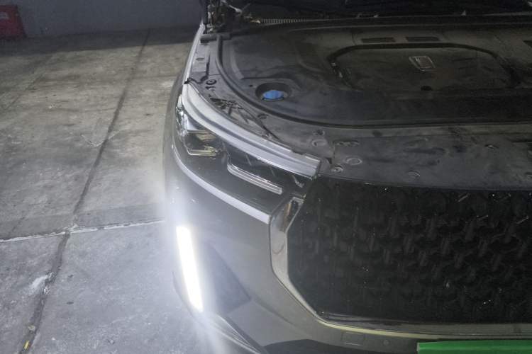Used Bestune T99 2020 20TD Automatic Sport Premium Edition Right Front Headlight