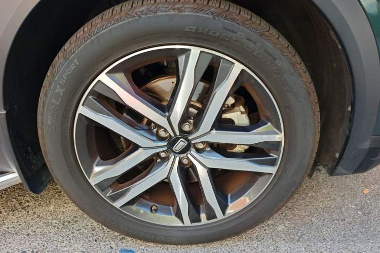 Used Bestune T99 2020 20TD Automatic Premium Edition Right Front Wheel Hub