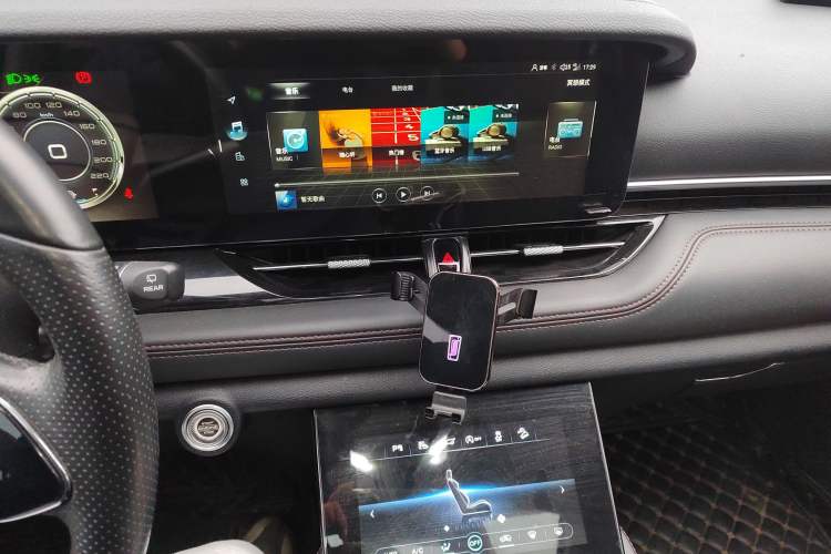 Used Bestune T99 2020 20TD Automatic Premium Edition Audio And AC Panel
