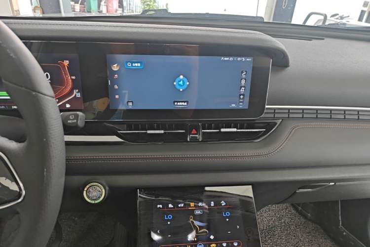 Used Bestune T99 2020 20TD Automatic Sport Prestige Edition Audio And AC Panel