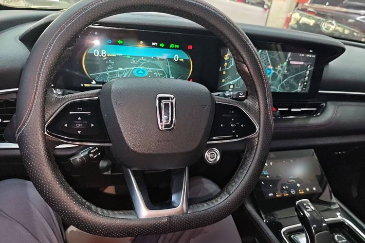 Used Bestune T99 2020 20TD Automatic Premium Edition Center Console