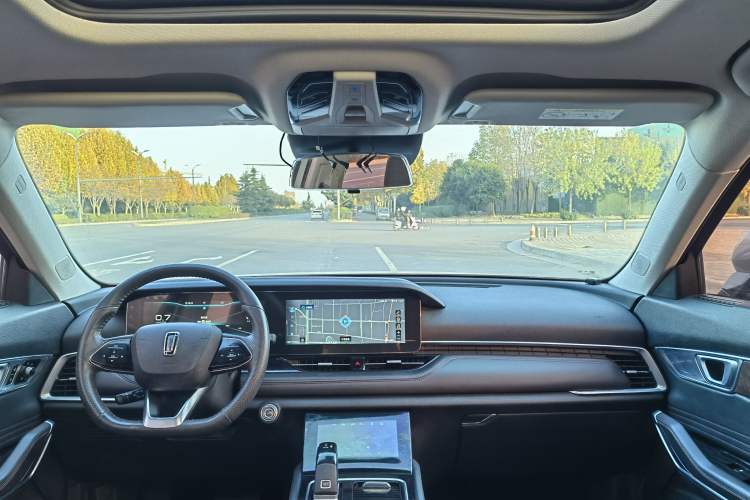 Used Bestune T99 2020 20TD Automatic Premium Edition Center Console