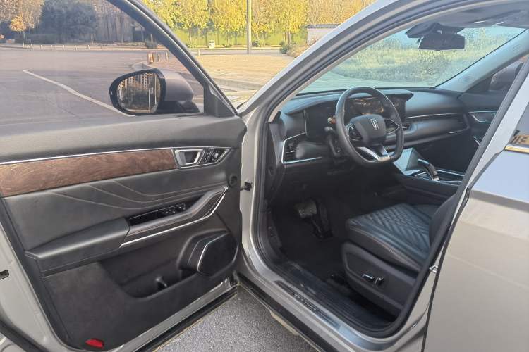 Used Bestune T99 2020 20TD Automatic Premium Edition Driver Seat