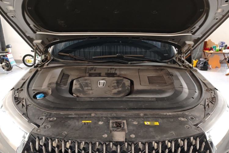 Used Bestune T99 2020 20TD Automatic Premium Edition Engine Bay