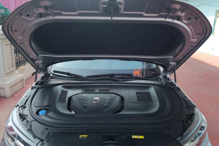 Used Bestune T99 2020 20TD Automatic Luxury Edition Engine Bay