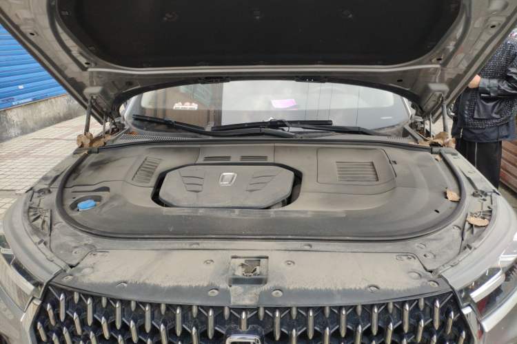 Used Bestune T99 2020 20TD Automatic Premium Edition Engine Bay