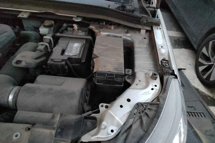 Used Bestune T99 2020 20TD Automatic Premium Edition Engine Bay Left